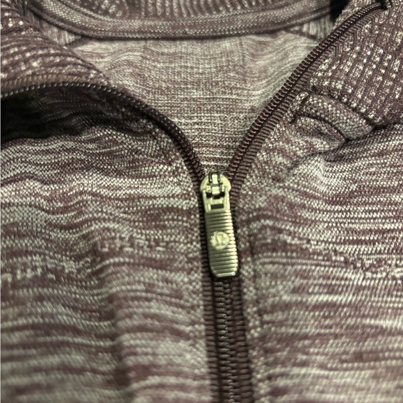 Lululemon 1/2 Pull Over size 6 - Picture 2 of 3